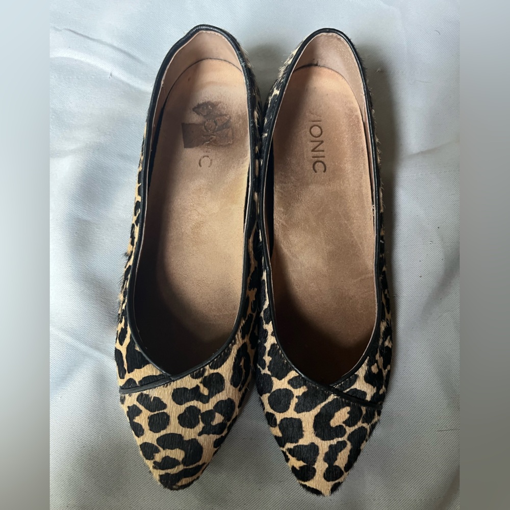 Vionic Caballo Flats size 6 Leopard Calf Hair
